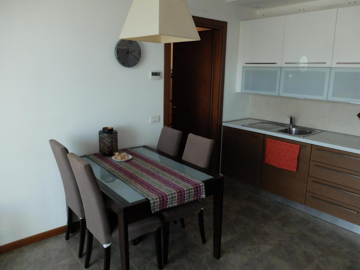 Apartmán Moderno Trilocale Laura Dalmine Exteriér fotografie